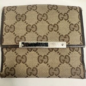 Another Cute Gucci wallet